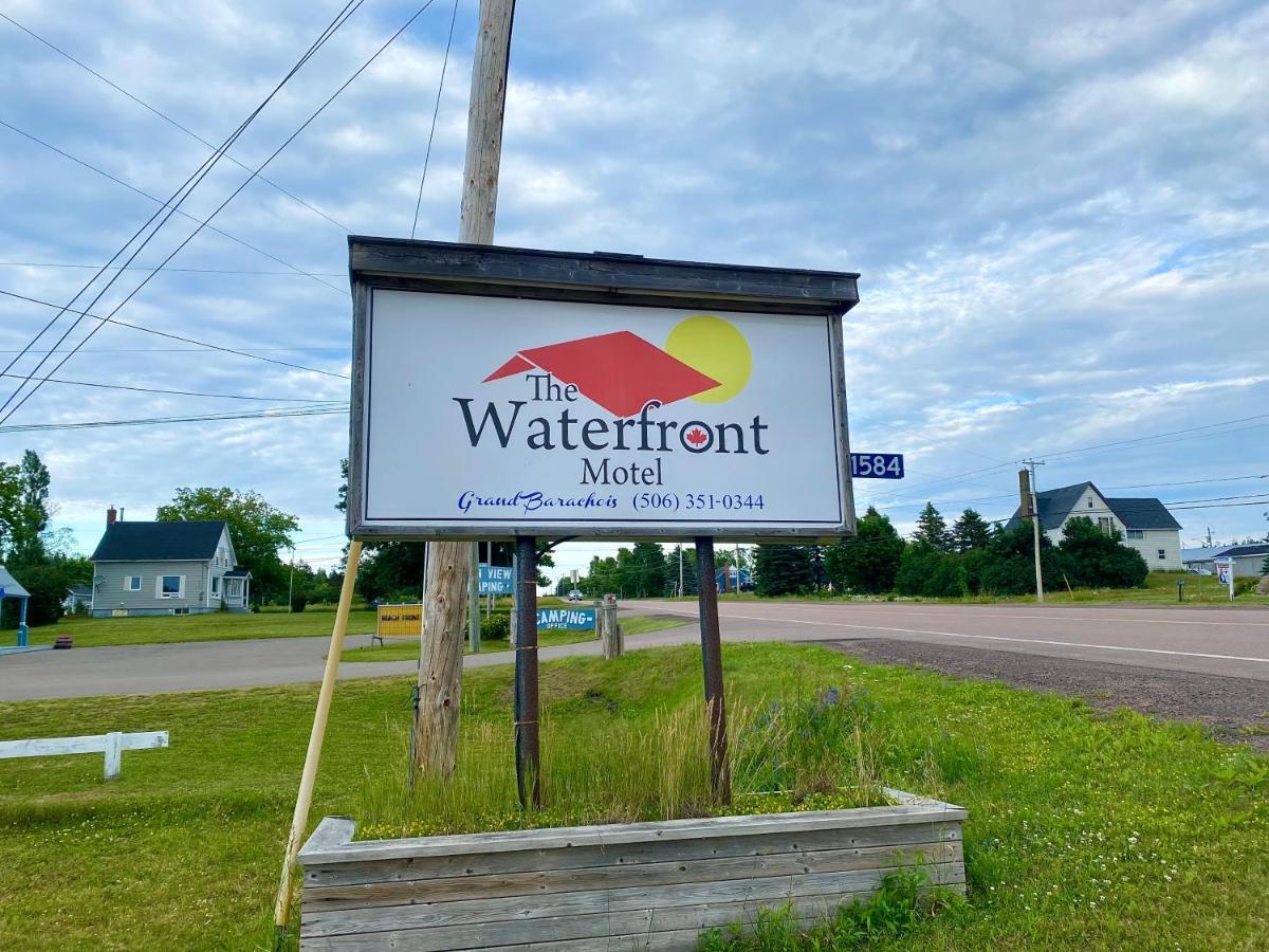 The Waterfront Motel Grand Barachois Exterior foto